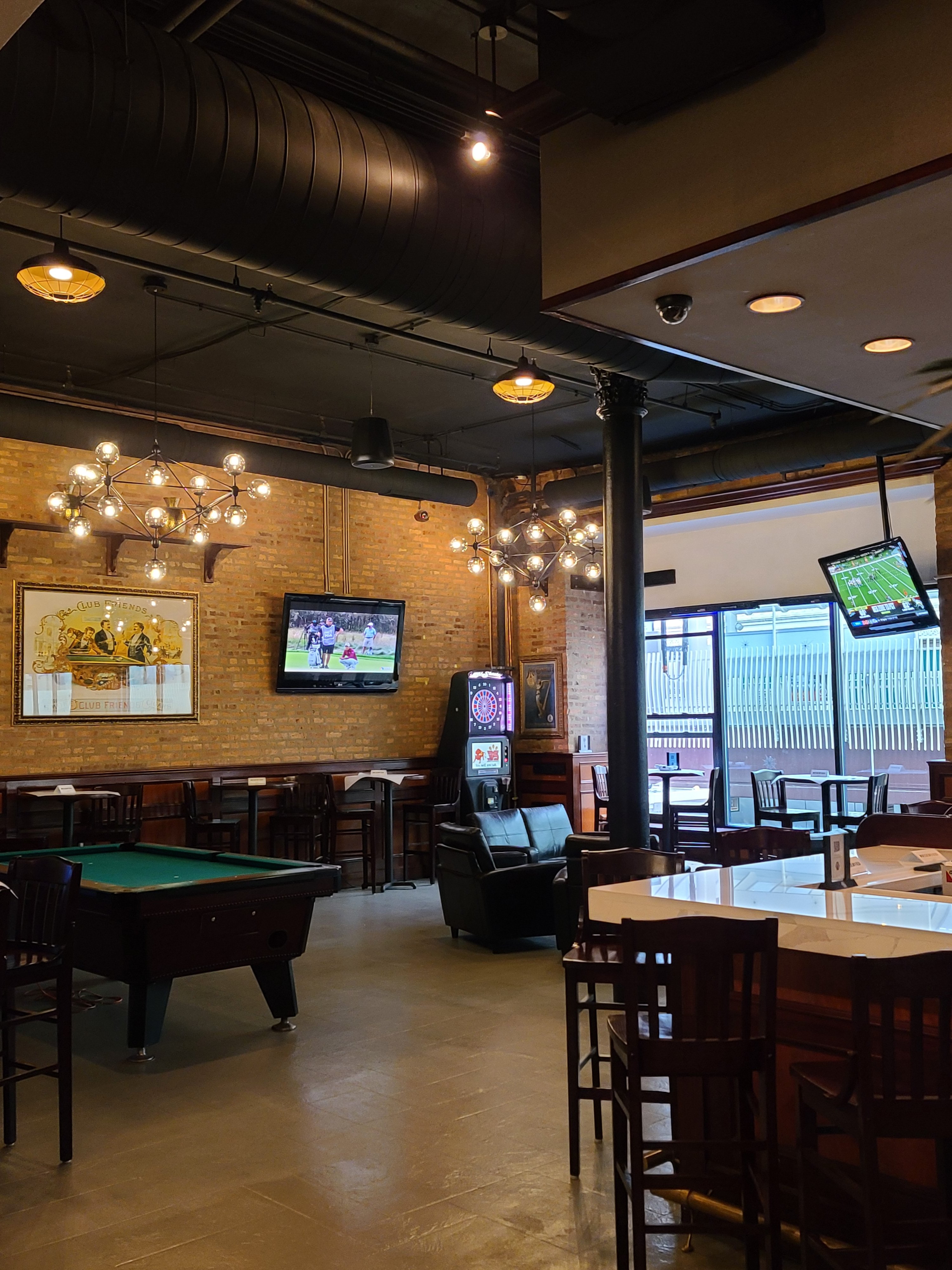 Chicago newest bar and restaurant on Jewelry Row