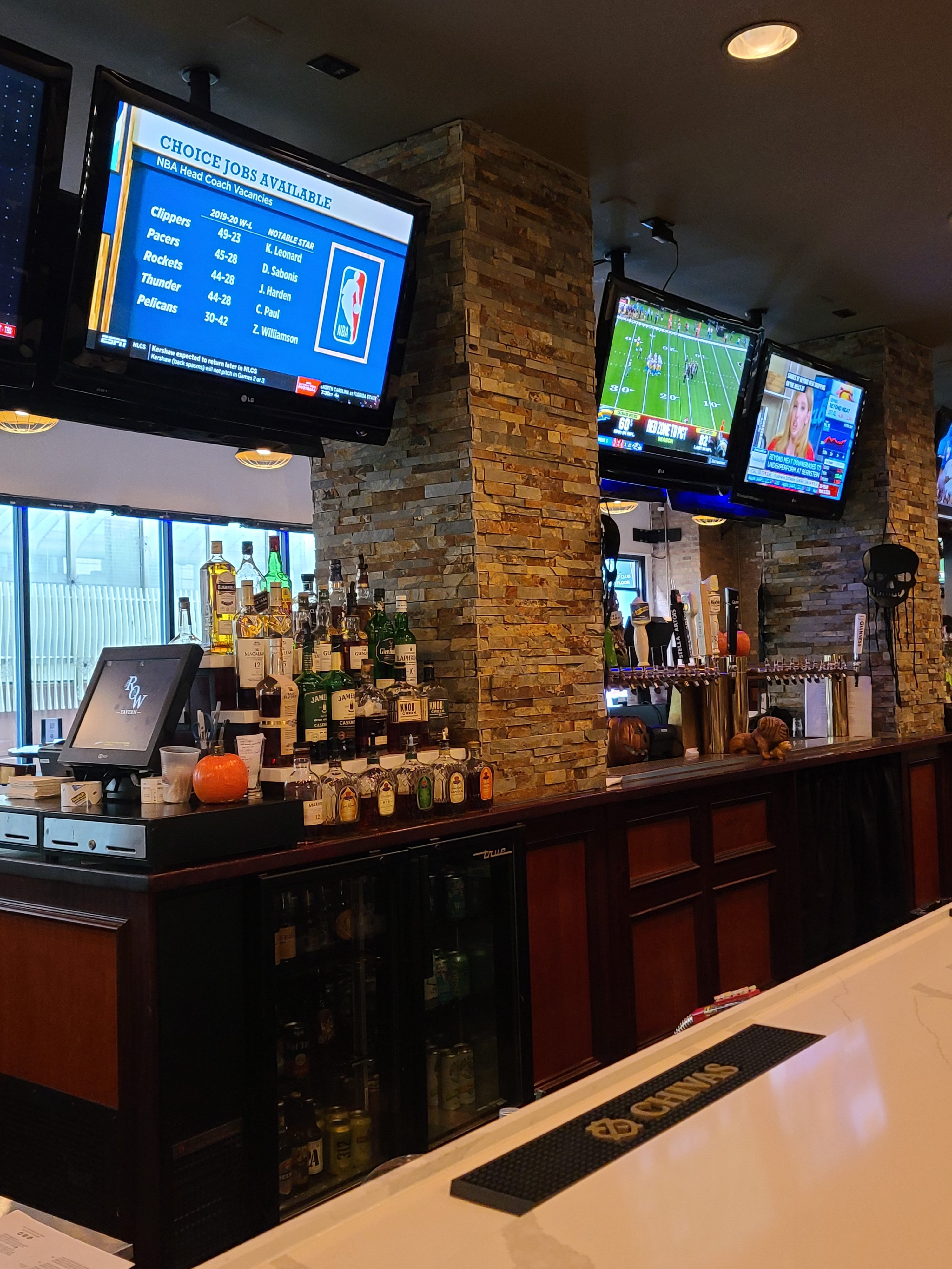 Chicago newest bar and restaurant on Jewelry Row