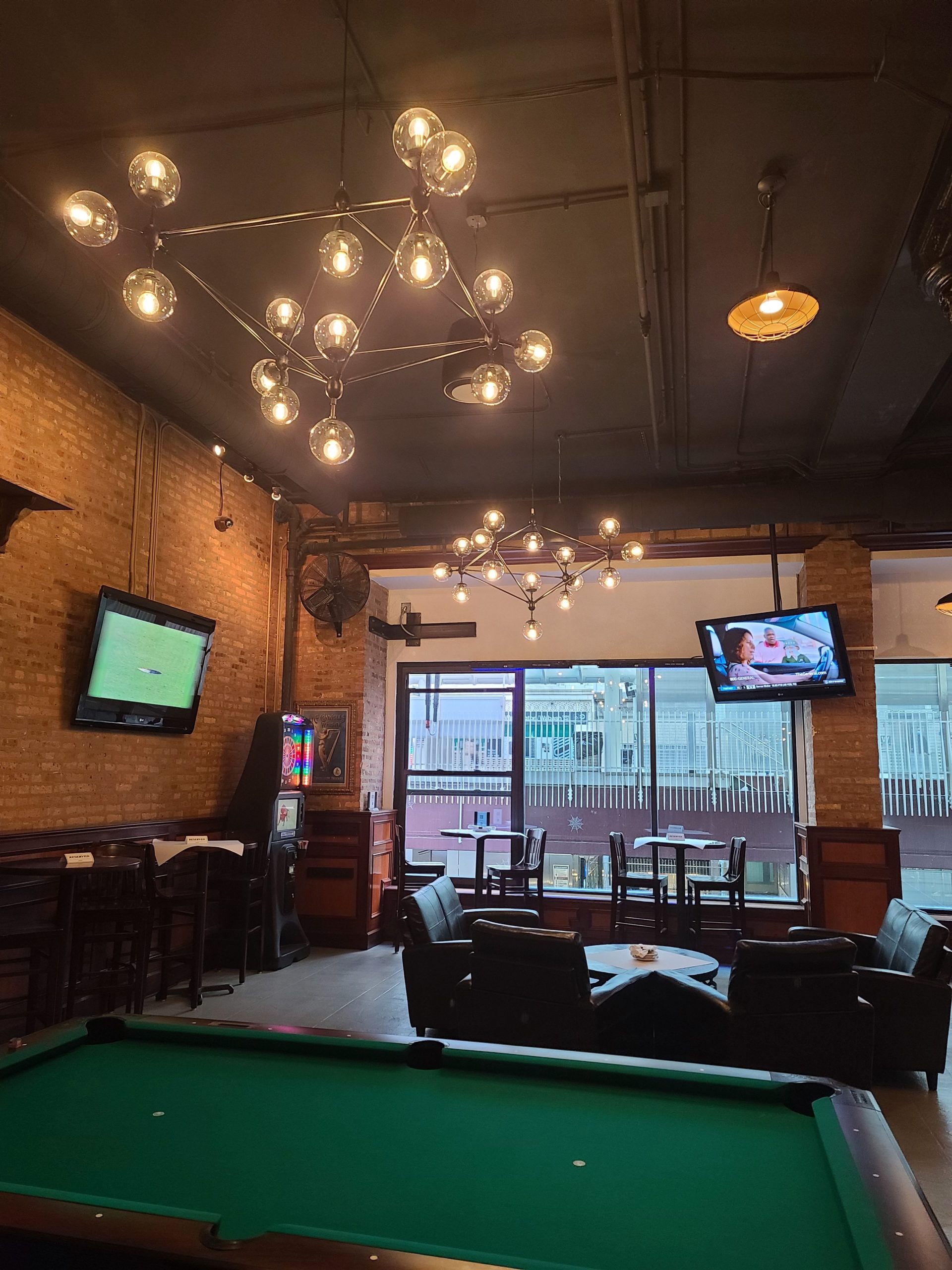 Chicago newest bar and restaurant on Jewelry Row