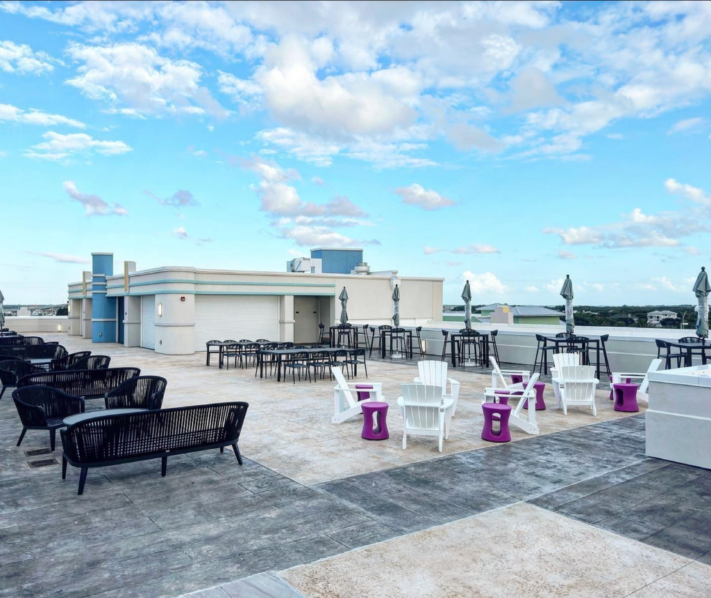 Pesca By Michael's - Rooftop Bar Dining on Vilano Beach 3 This image has an empty alt attribute; its file name is Pesca-rooftop-1024x862.png