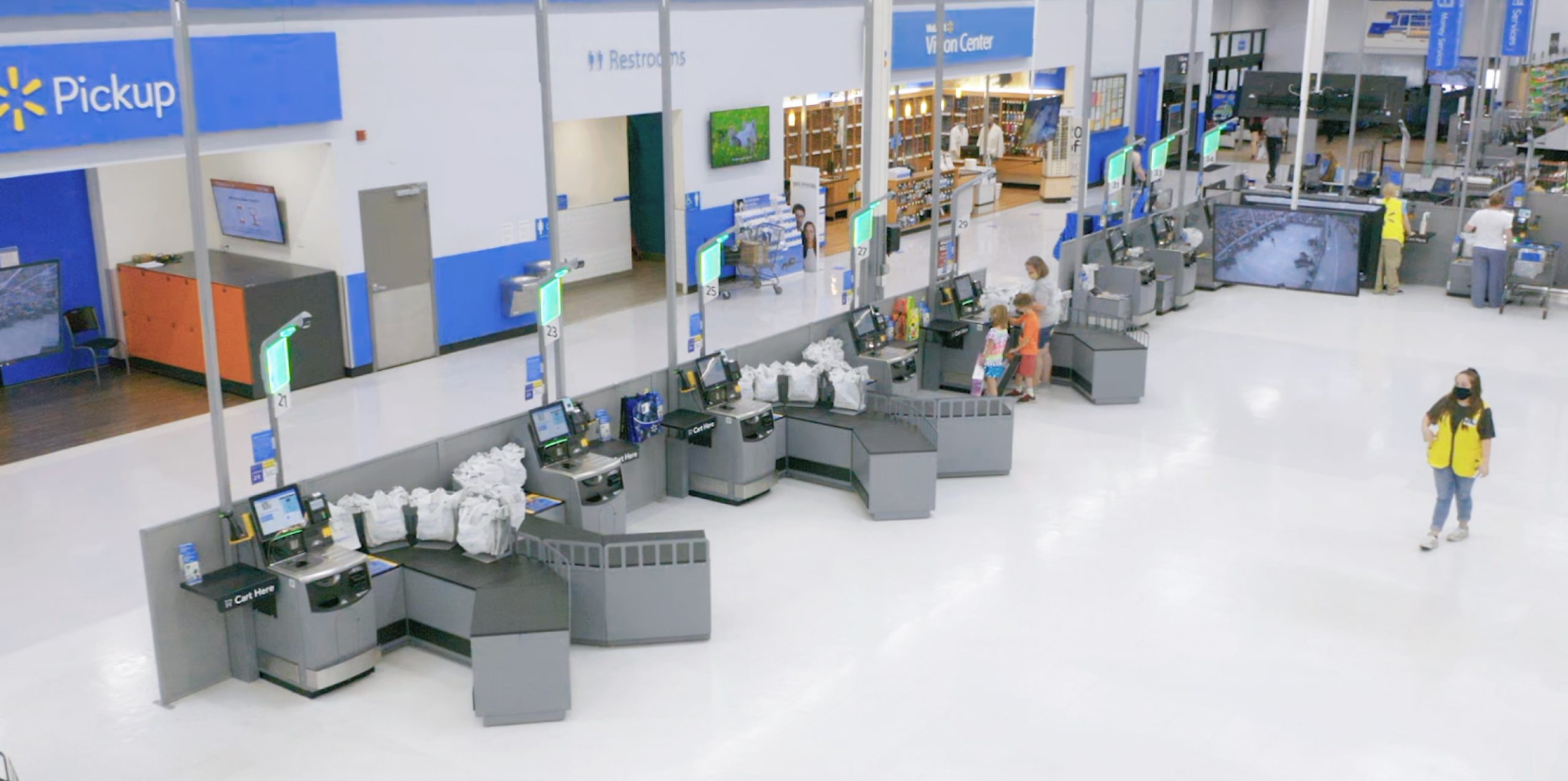 7877Walmart is rolling out its plan and testing cashier-less stores